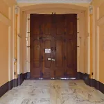 Appartement La Finestra Sotto I Portici By Happyhostorino *