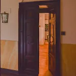 Apartamento La Finestra Sotto I Portici By Happyhostorino