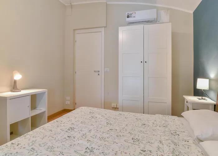La Finestra Sotto I Portici By Happyhostorino Apartment *
