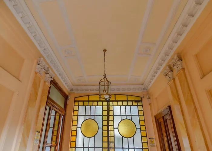 Apartment La Finestra Sotto I Portici By Happyhostorino *